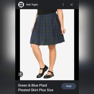 Hot Topic NWT plaid skirt 4x